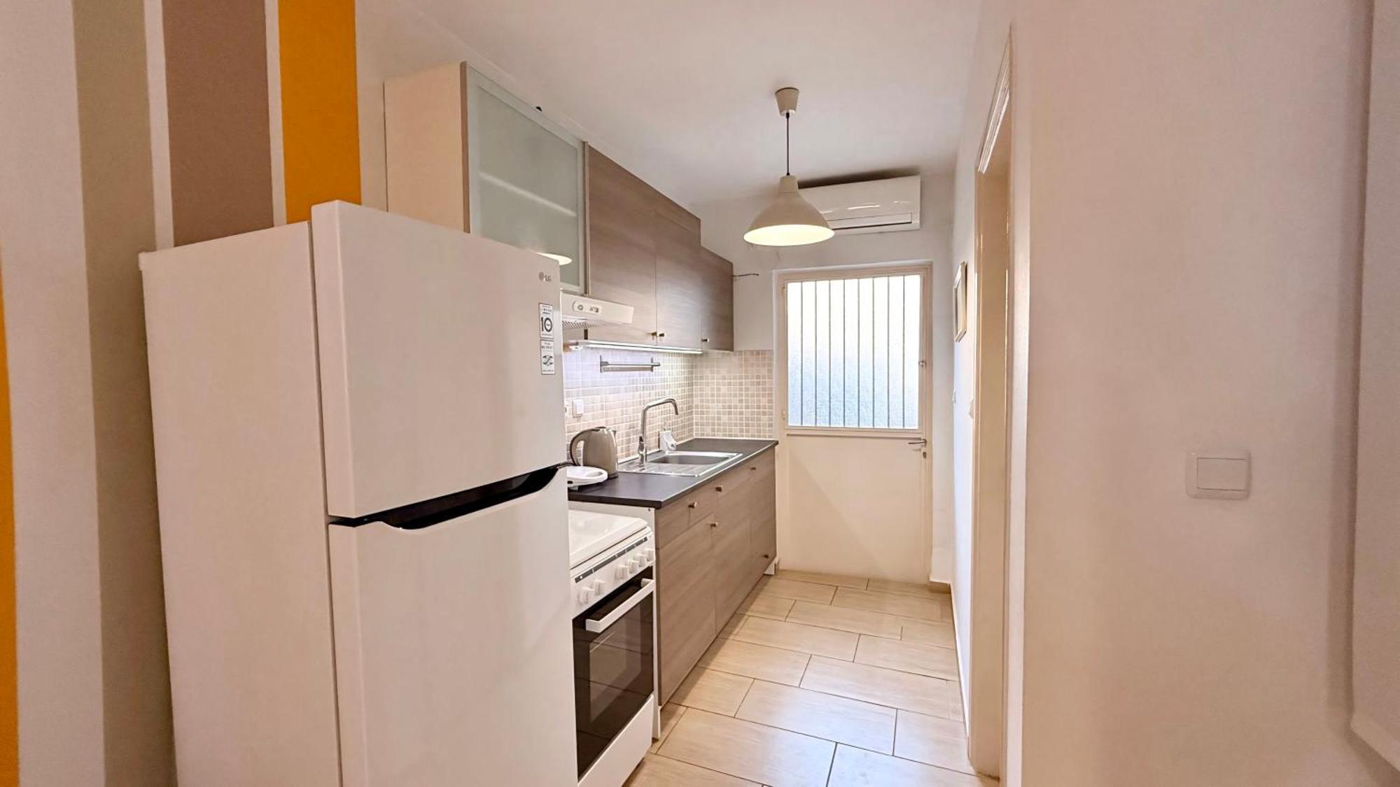 Byron Urban Apartment Каламата Екстериор снимка