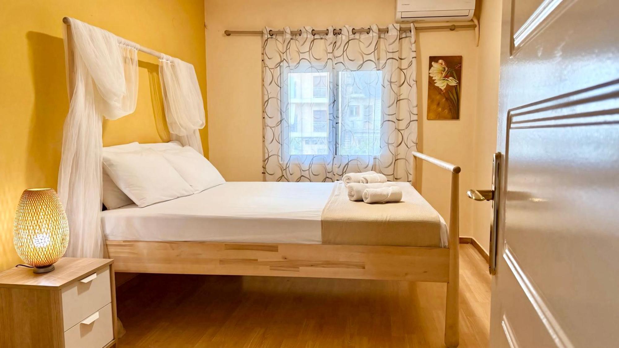 Byron Urban Apartment Каламата Екстериор снимка