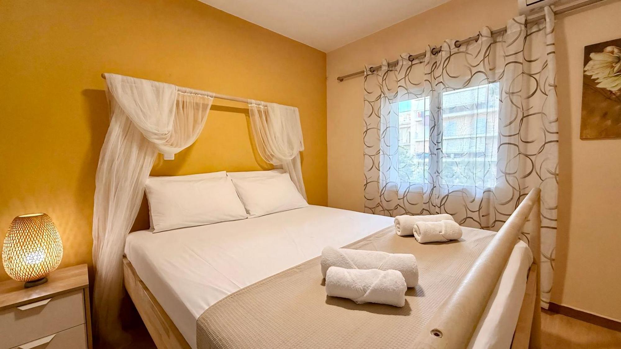 Byron Urban Apartment Каламата Екстериор снимка