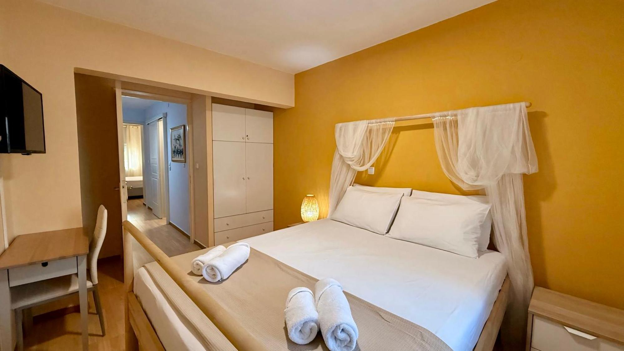 Byron Urban Apartment Каламата Екстериор снимка